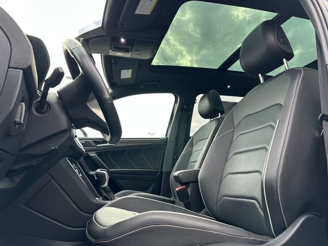 Used 2022 Volkswagen Tiguan SEL R-Line image 10