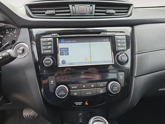 Used 2017 Nissan Rogue SV w/ SV Premium Package AWD/4WD image 10