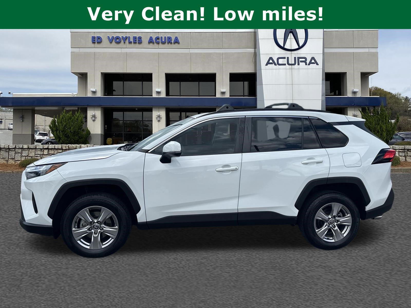 Used 2023 Toyota RAV4 XLE w/ Convenience Package FWD image 8