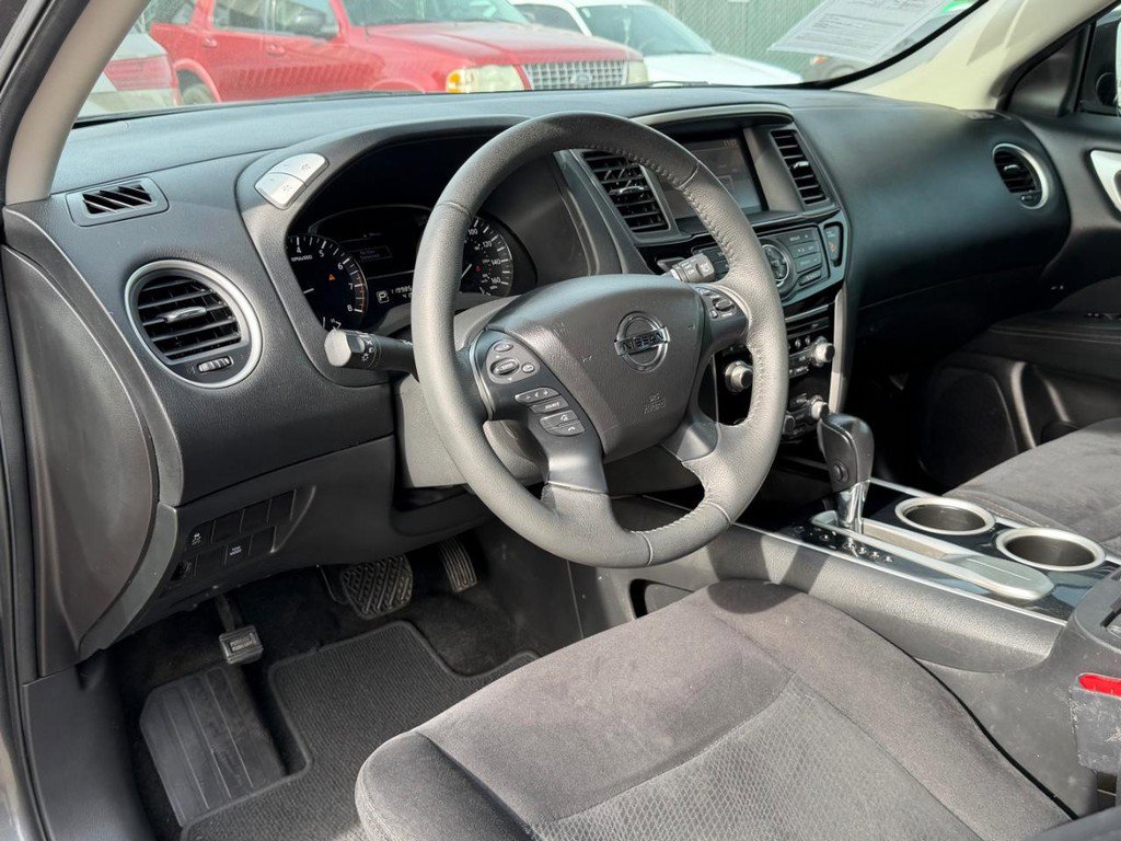 Used 2015 Nissan Pathfinder SV image 16