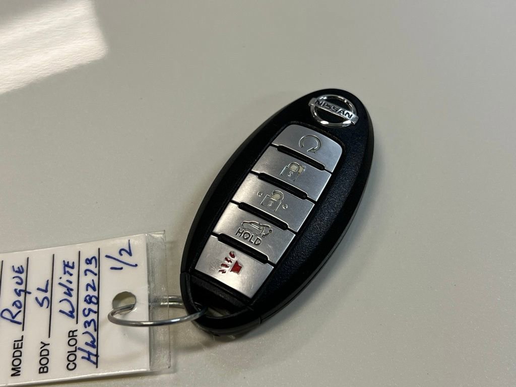 Used 2017 Nissan Rogue SL image 31