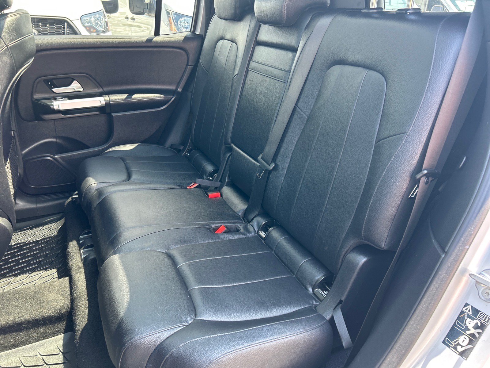 Used 2021 Mercedes-Benz GLB 250 4MATIC image 12
