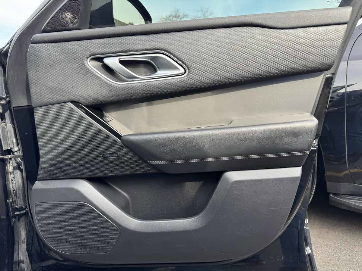 Used 2020 Land Rover Range Rover Velar S image 32