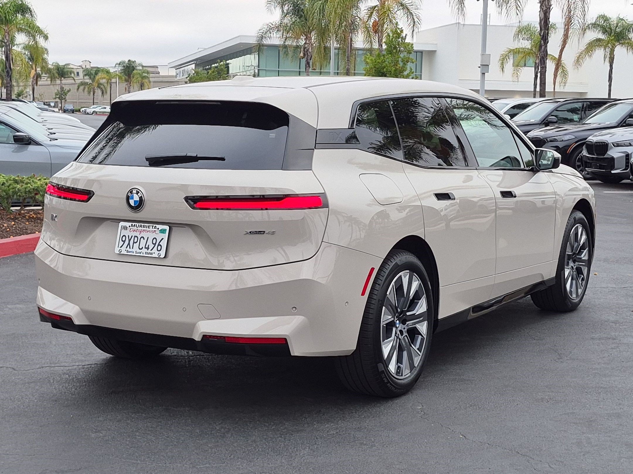 Used 2026 BMW iX xDrive45 w/ Premium Package AWD/4WD image 10