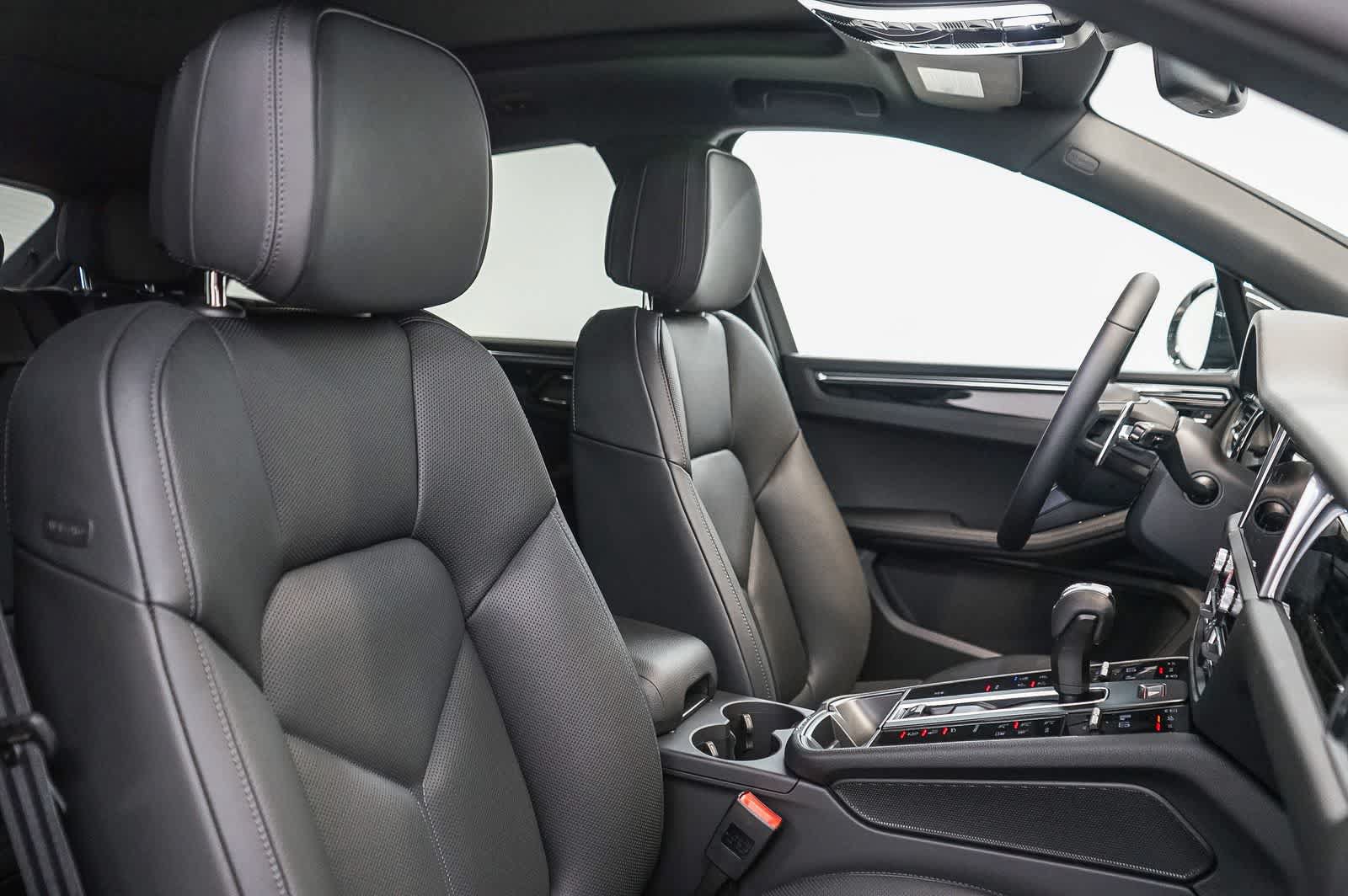 New 2026 Porsche Macan AWD/4WD image 22