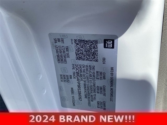 Used 2024 Chevrolet Express 2500 w/ Driver Convenience Package image 30