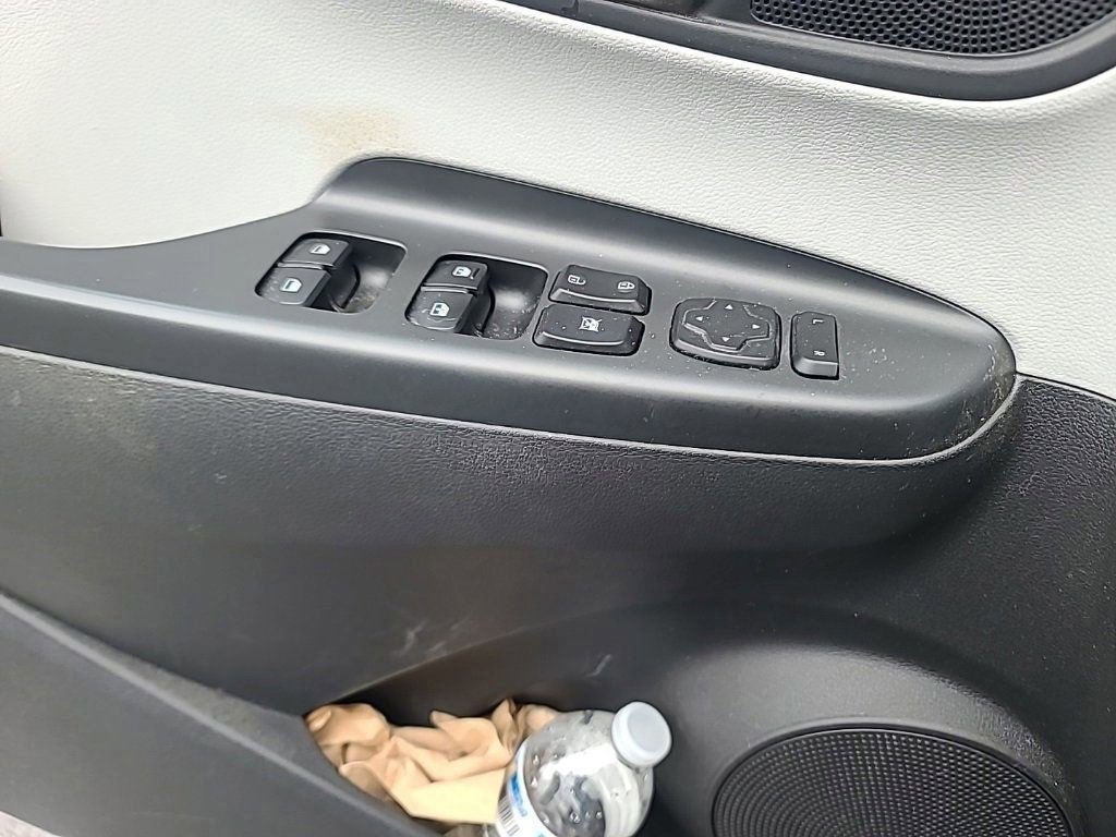 Used 2023 Hyundai Kona SEL w/ Winter Weather Package image 14