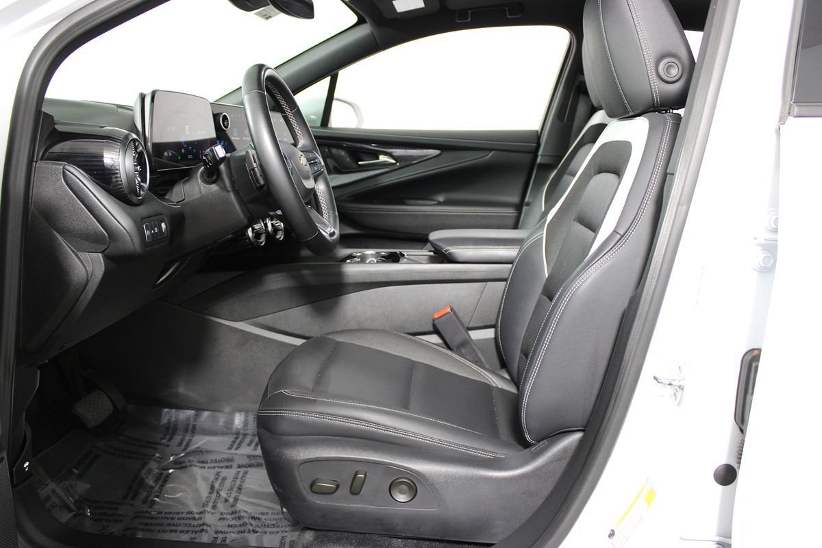 Used 2024 Chevrolet Blazer EV LT AWD/4WD image 12