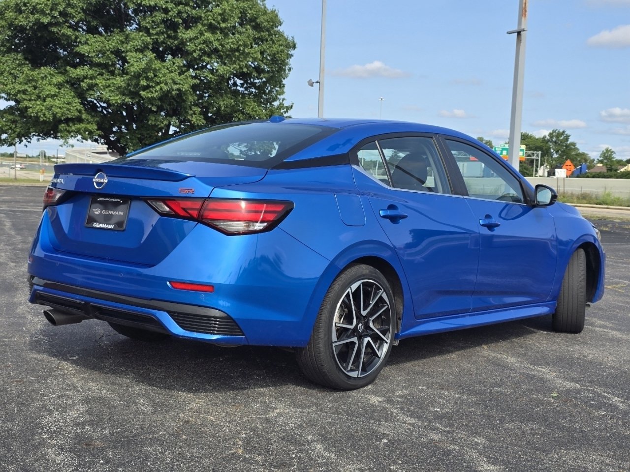 Used 2025 Nissan Sentra SR FWD image 15