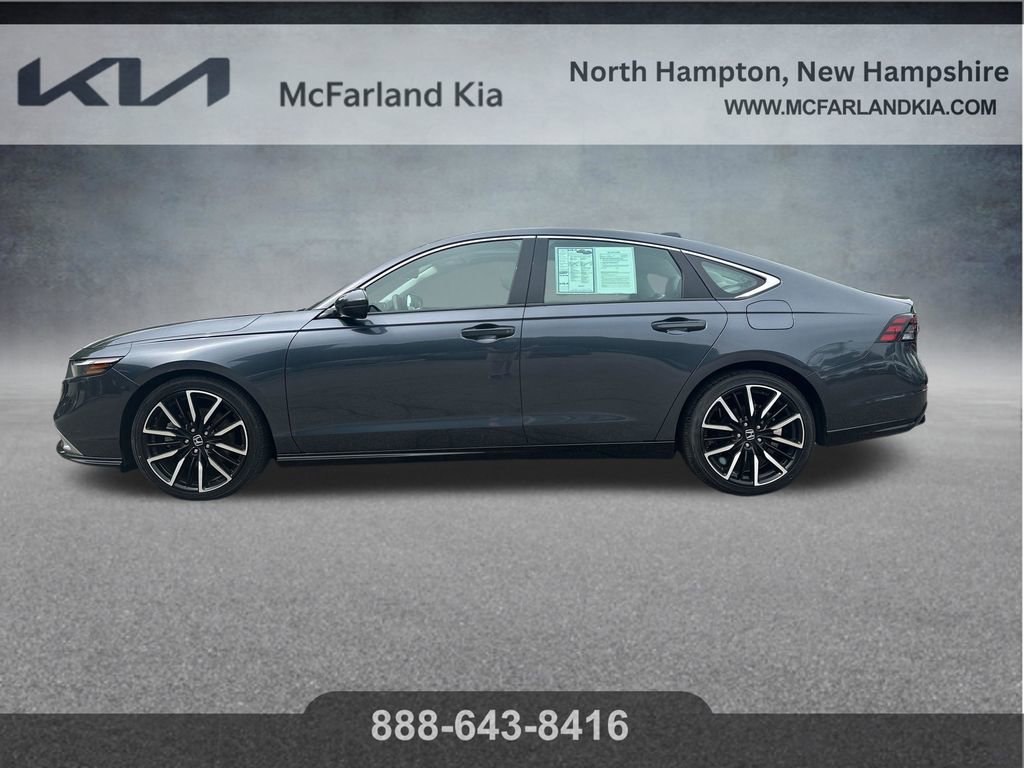 Used 2023 Honda Accord Touring image 2