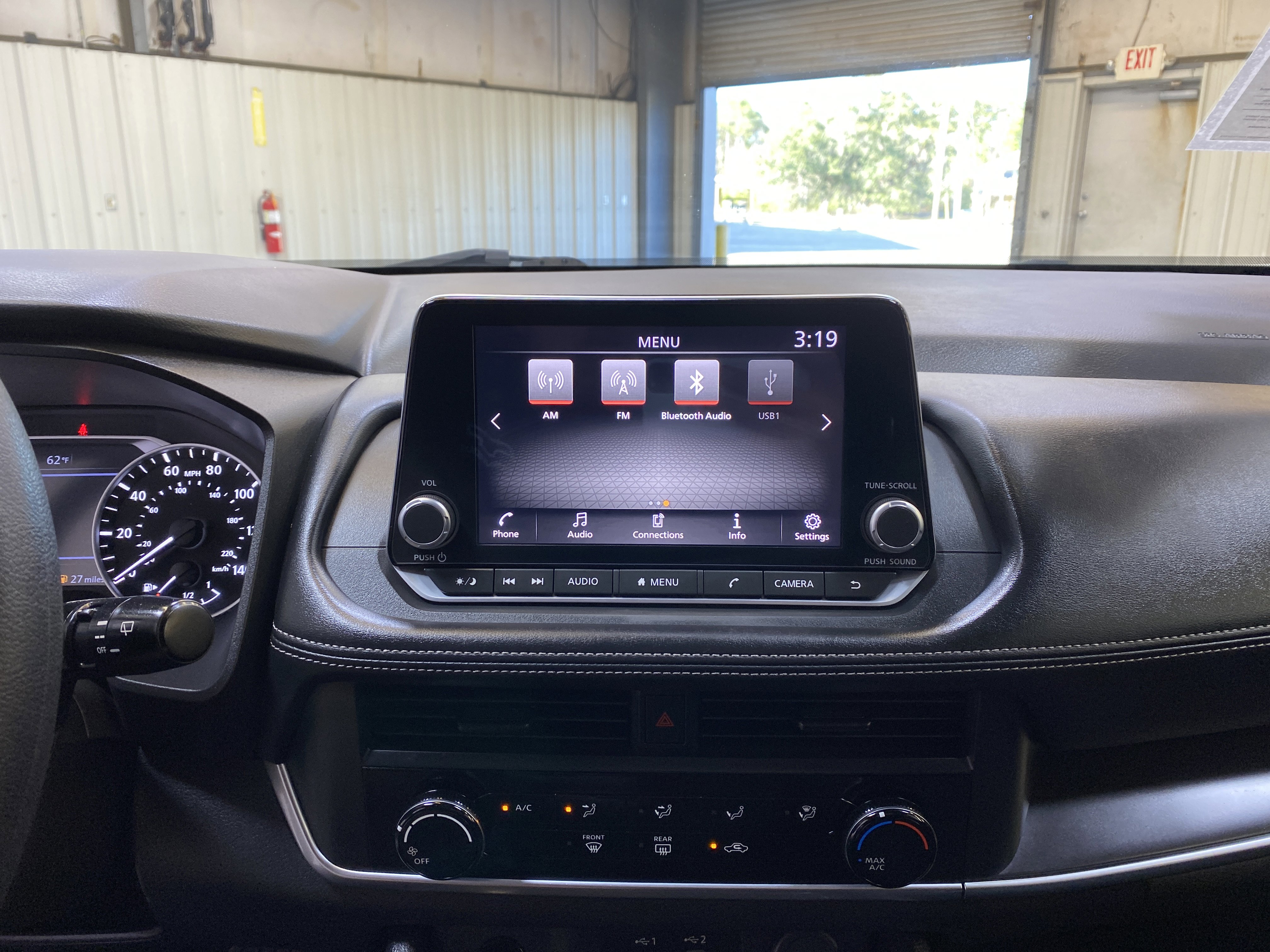 Used 2024 Nissan Rogue S image 38