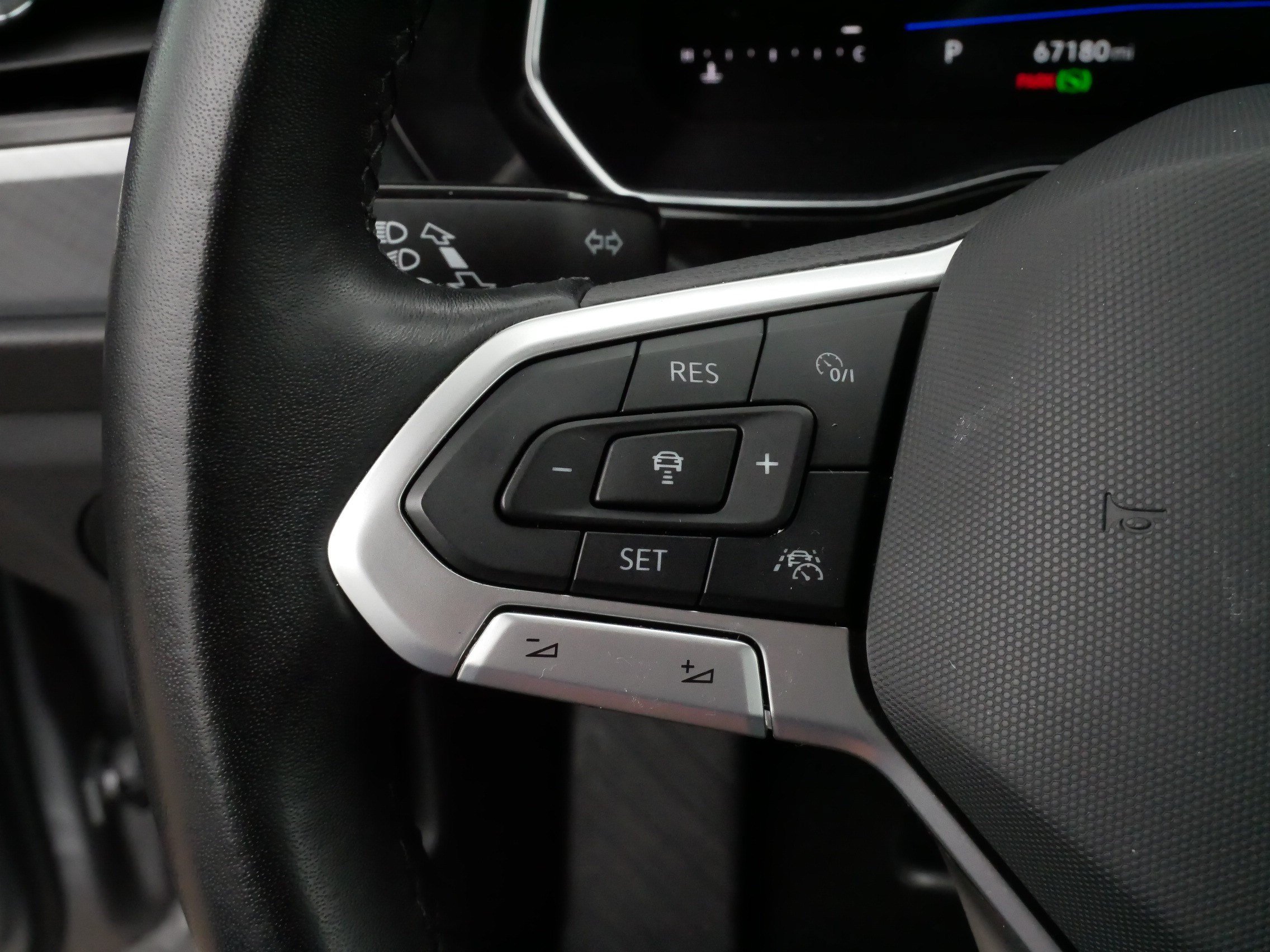 Certified 2024 Volkswagen Jetta SE FWD image 26