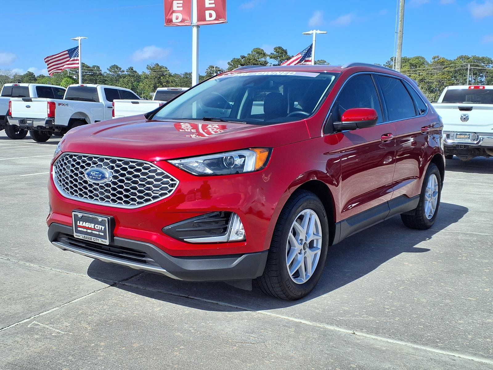 Used 2024 Ford Edge SEL w/ Convenience Package image 3