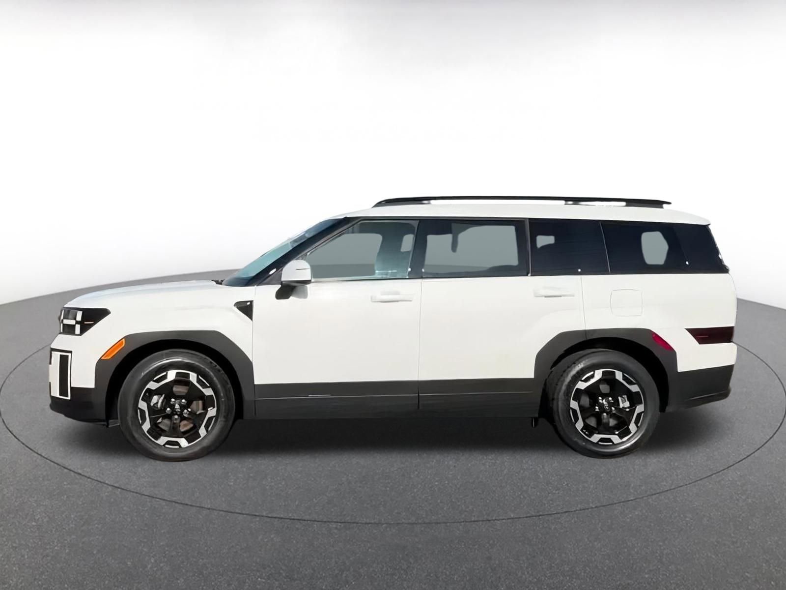 Used 2025 Hyundai Santa Fe SEL image 4