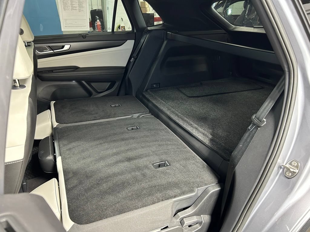 Used 2024 Volkswagen Atlas Cross Sport SEL Premium R-Line AWD/4WD image 36