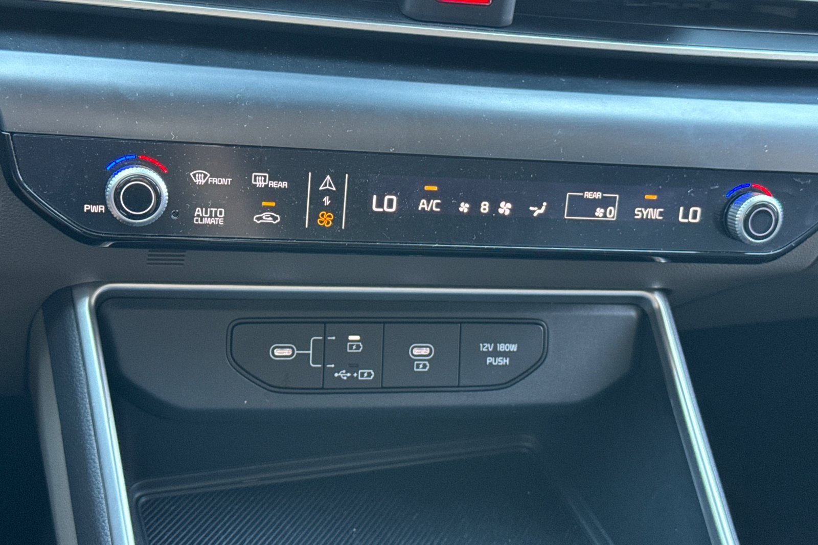 Used 2026 Kia Carnival FWD image 19