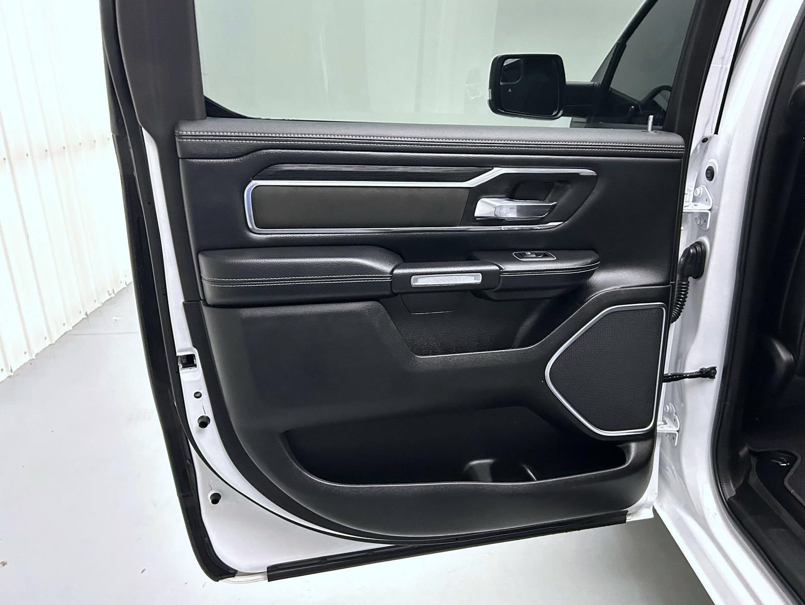 Used 2023 RAM 1500 Laramie AWD/4WD image 20