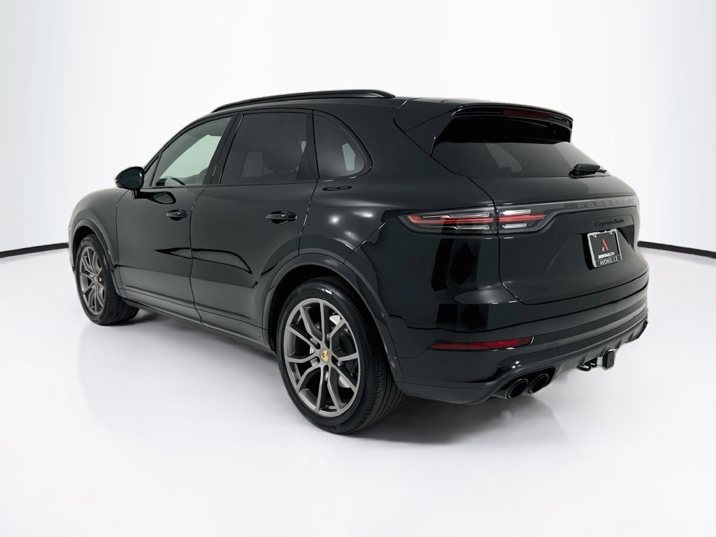 Certified 2023 Porsche Cayenne Turbo AWD/4WD image 3