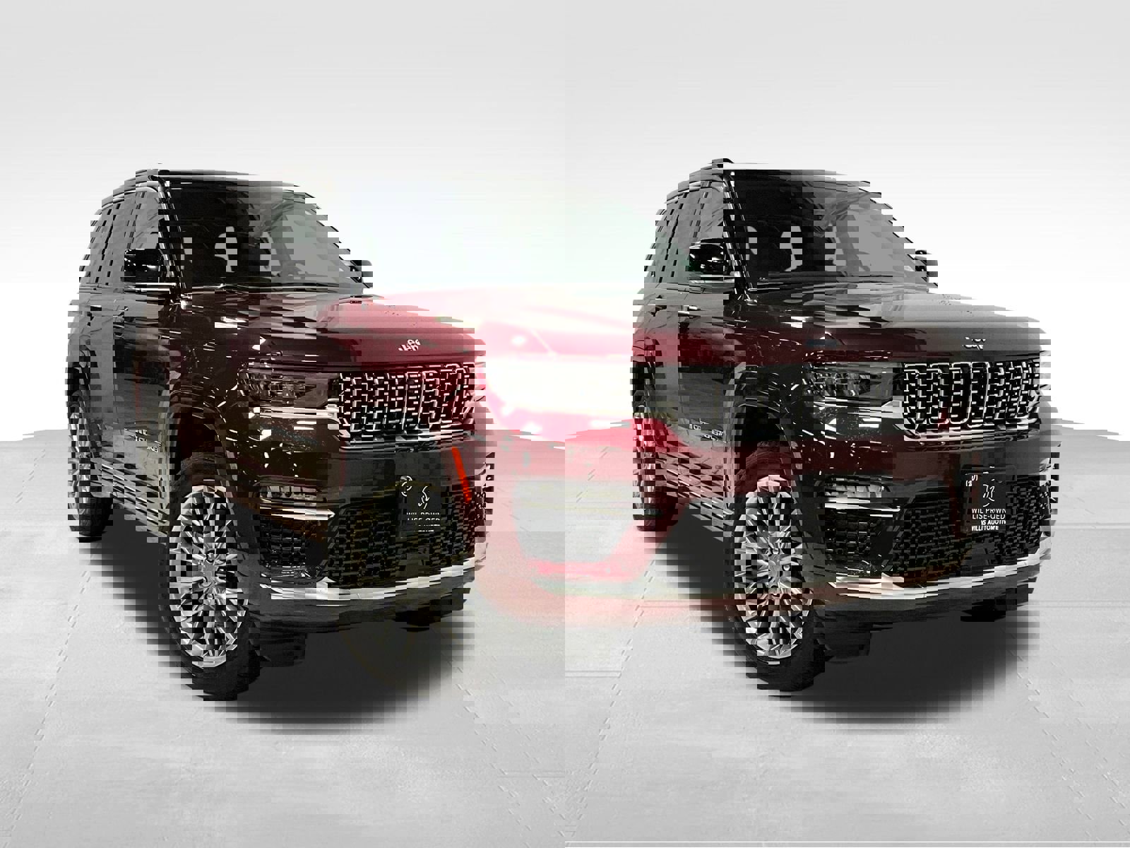 Used 2025 Jeep Grand Cherokee Summit image 1