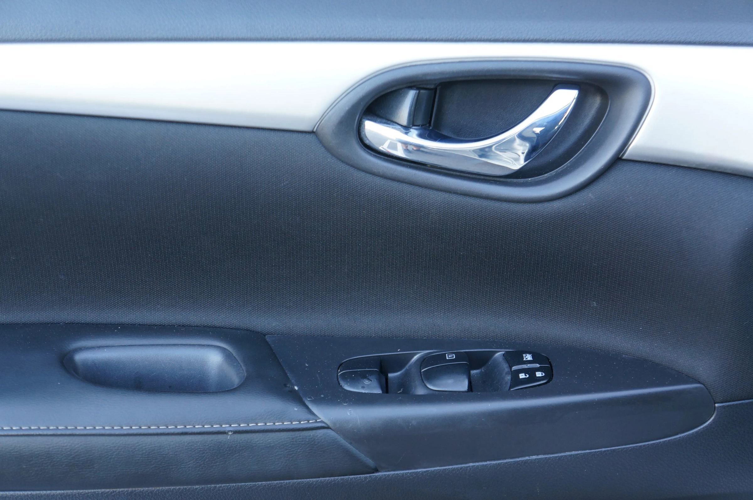 Used 2019 Nissan Sentra S image 24