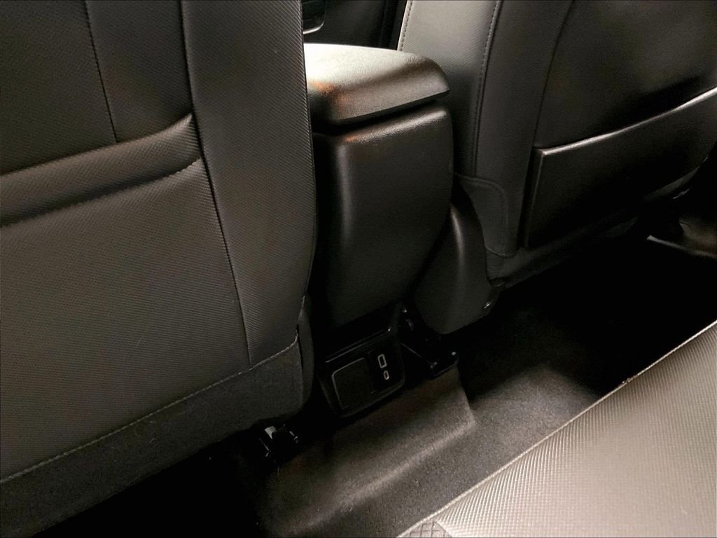 Used 2023 Chevrolet TrailBlazer RS w/ Technology Package FWD image 28