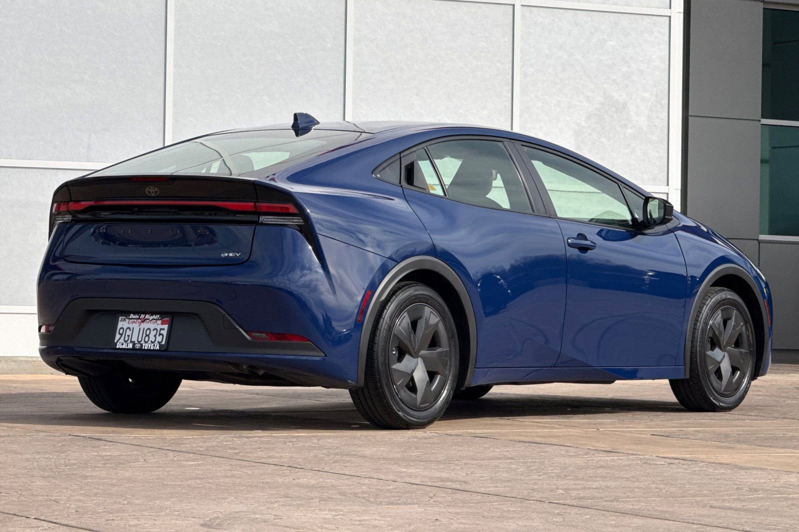 Used 2023 Toyota Prius LE image 4