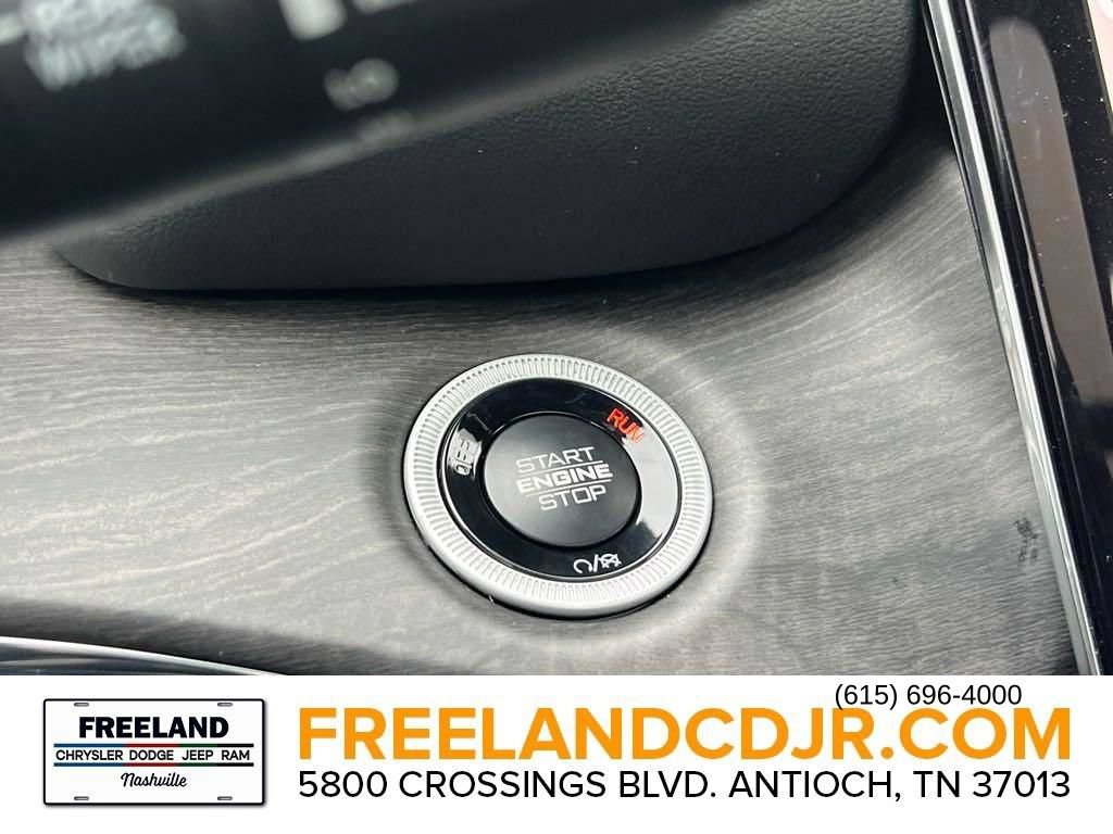 New 2024 Jeep Grand Cherokee Overland w/ Luxury Tech Group IV AWD/4WD image 12