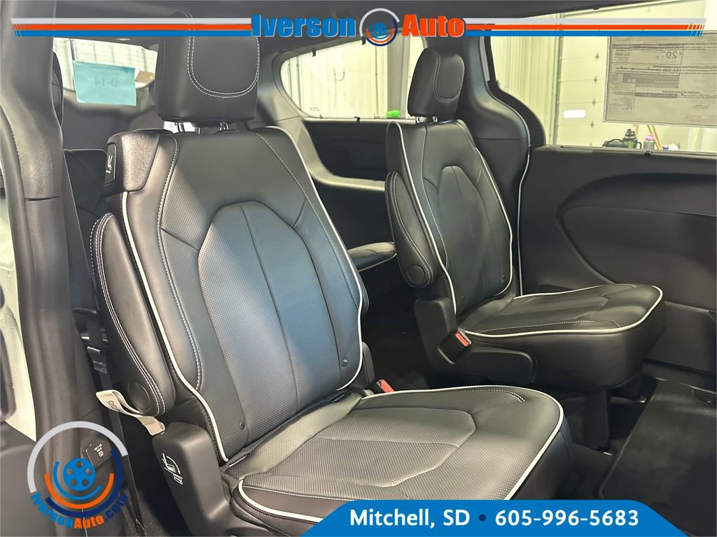 New 2027 Chrysler Pacifica Limited AWD/4WD image 29