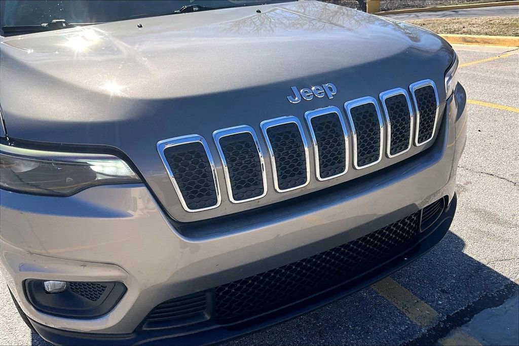 Used 2019 Jeep Cherokee Latitude w/ Cold Weather Group AWD/4WD image 27