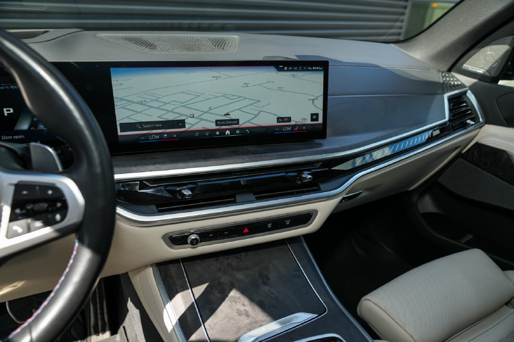 Used 2024 BMW X5 M60i AWD/4WD image 24