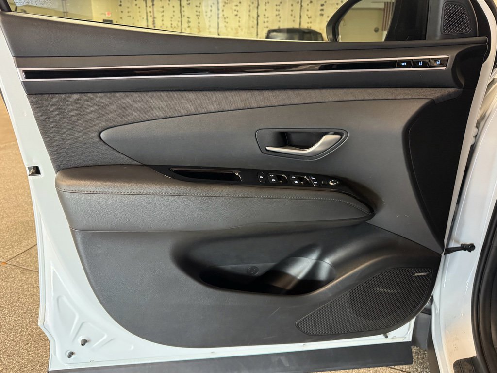 Used 2022 Hyundai Tucson Limited w/ Cargo Package image 15