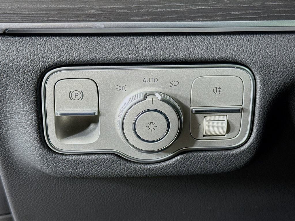 Used 2026 Mercedes-Benz GLS 450 4MATIC image 10