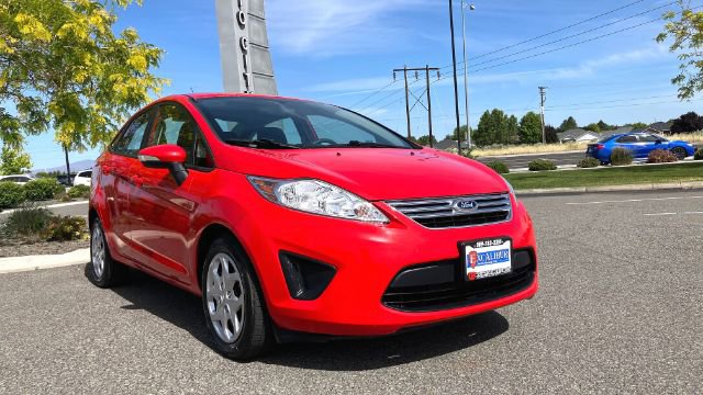 Used 2013 Ford Fiesta SE FWD image 4