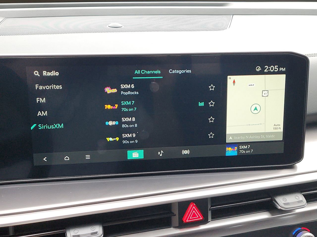 New 2025 Kia Sorento S w/ Panoramic Sunroof Package image 17