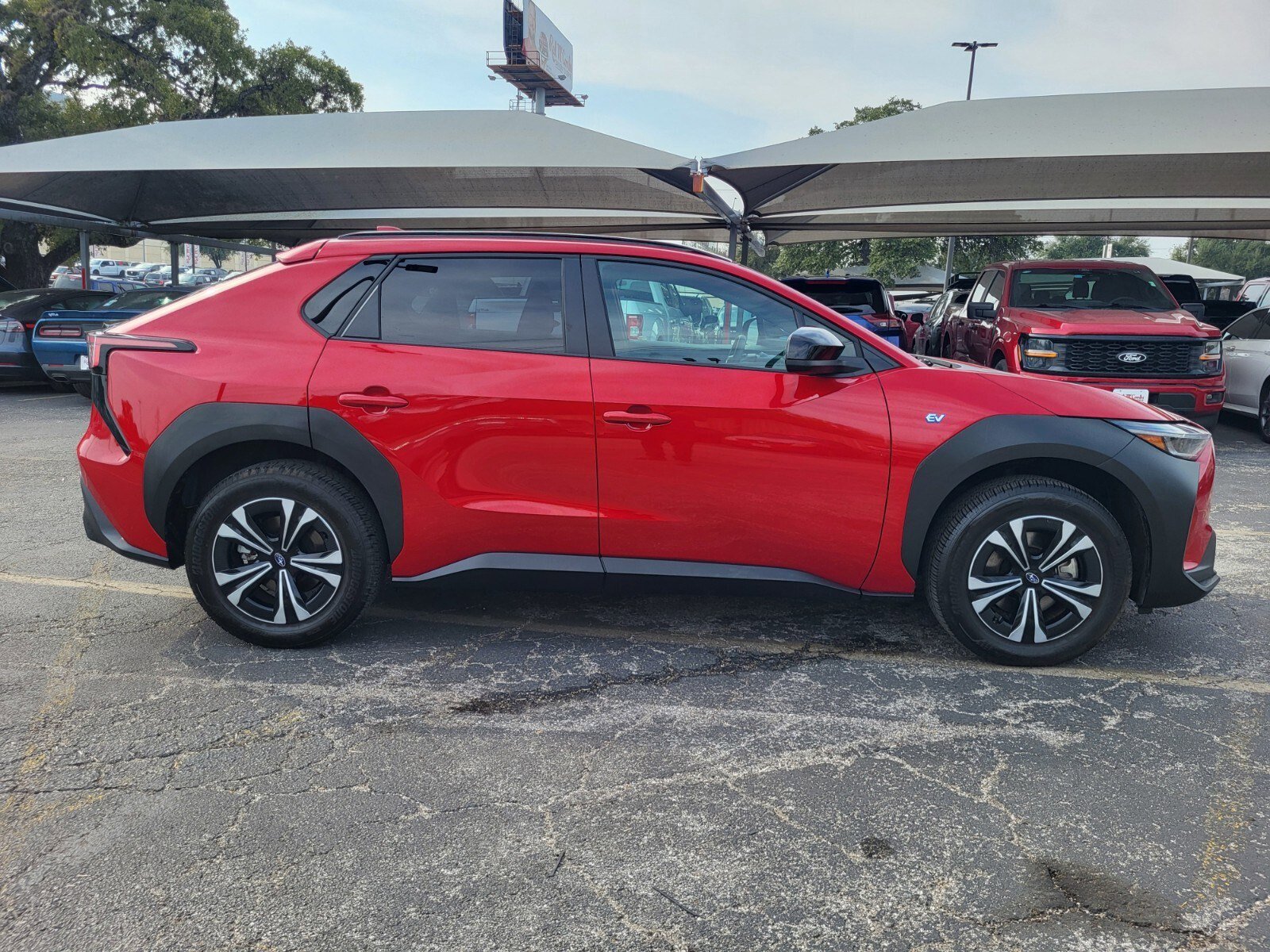 Used 2025 Subaru Solterra Premium image 2