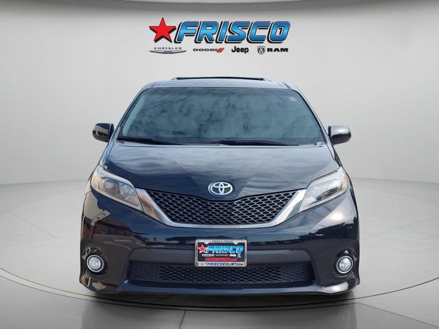 Used 2017 Toyota Sienna SE FWD image 2