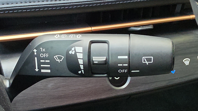 Used 2025 Nissan Ariya AWD image 18