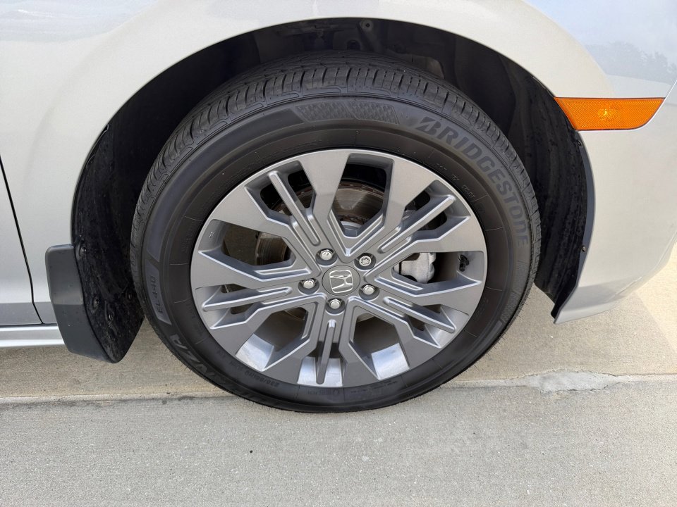Certified 2025 Honda Odyssey Touring image 29