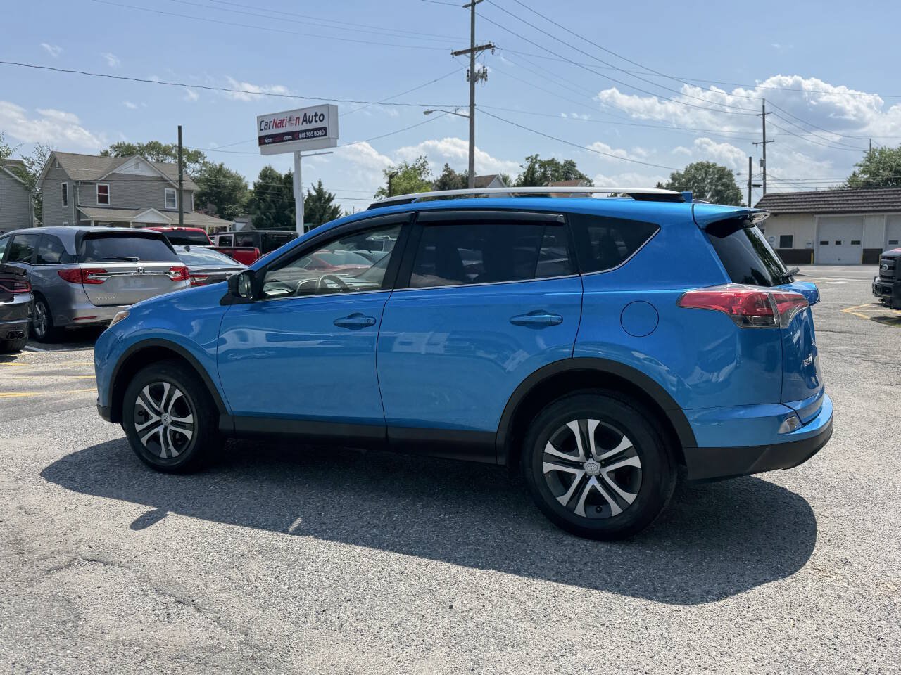Used 2018 Toyota RAV4 LE AWD/4WD image 17