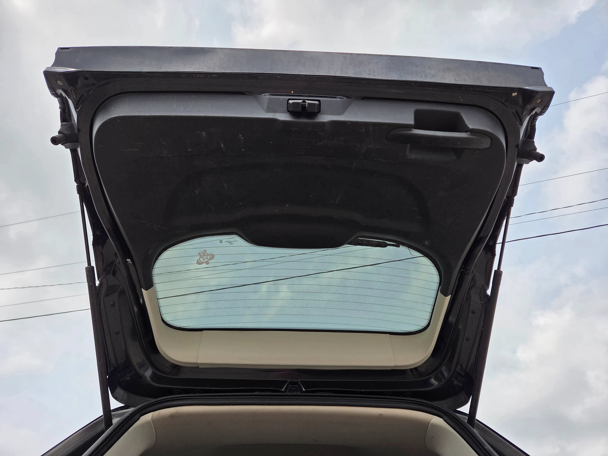 Used 2017 Ford Escape SE w/ Equipment Group 201A FWD image 17