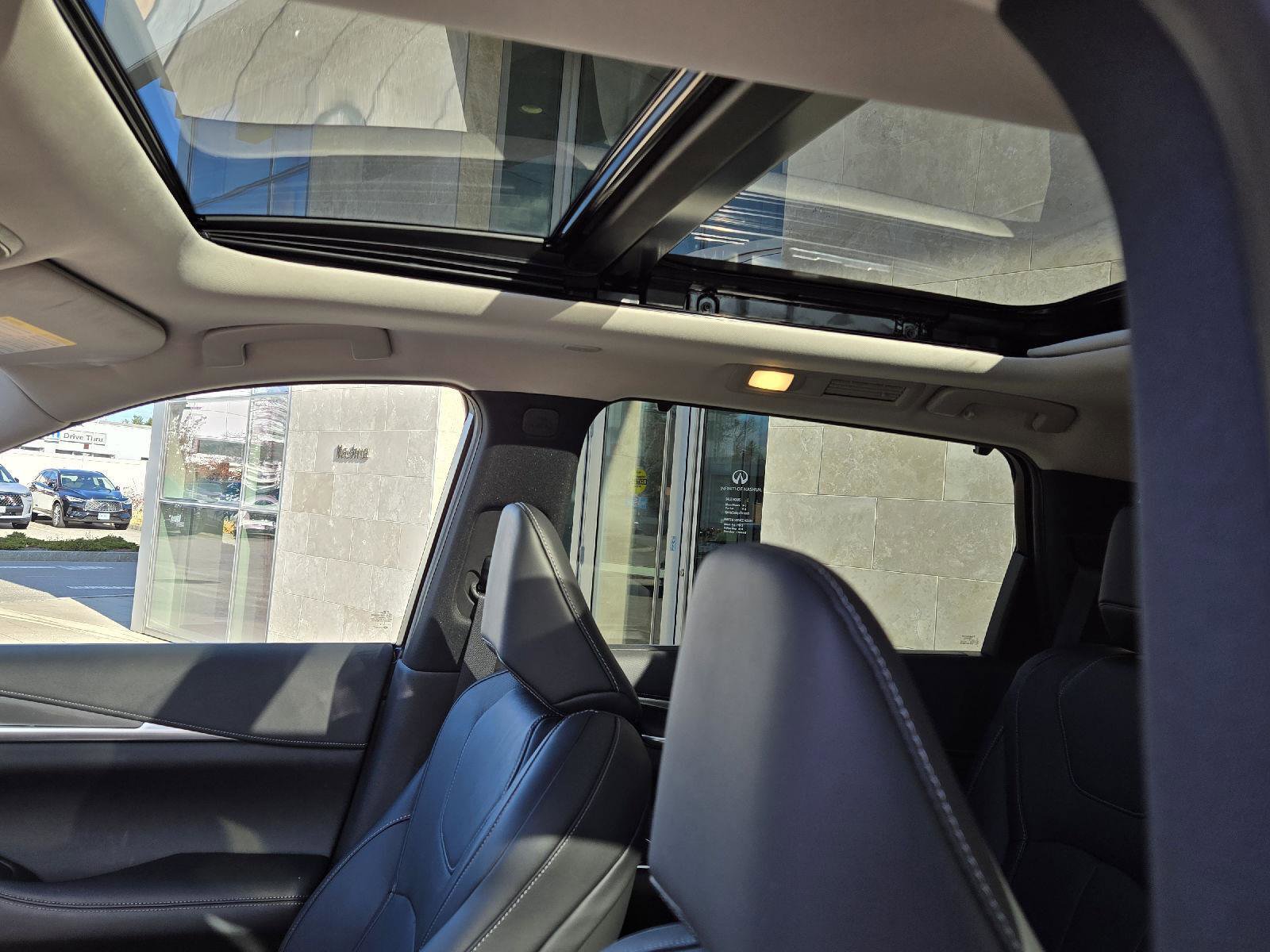 Certified 2025 INFINITI QX60 Luxe image 6