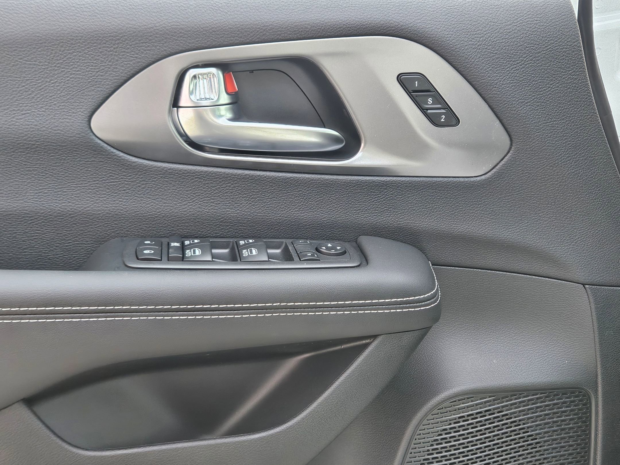 New 2026 Chrysler Pacifica Select image 16