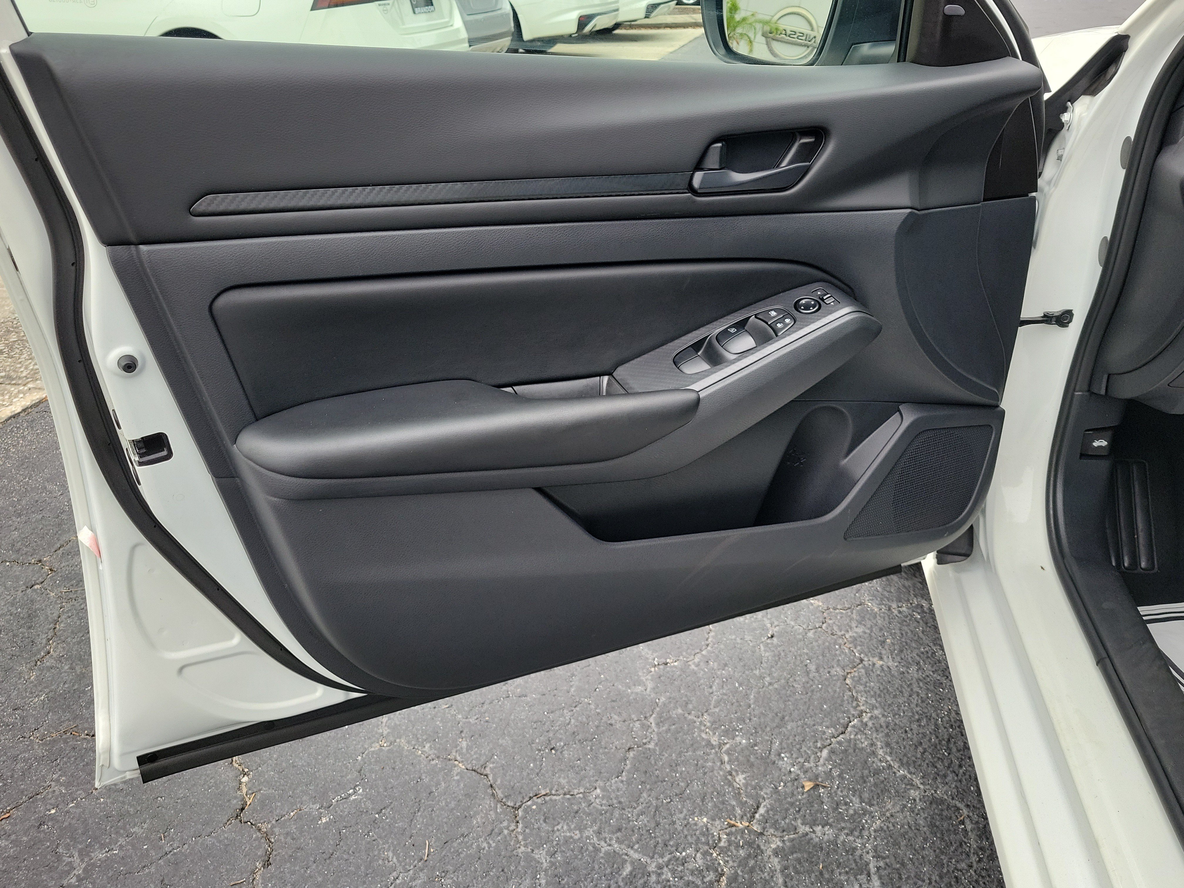 Certified 2025 Nissan Altima 2.5 S FWD image 14