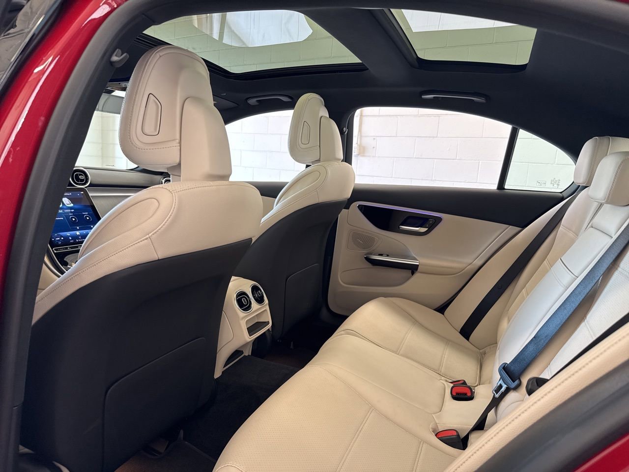 Used 2025 Mercedes-Benz C 300 Sedan image 40