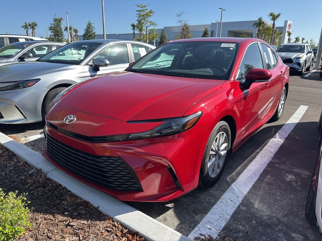 Used 2025 Toyota Camry LE image 1