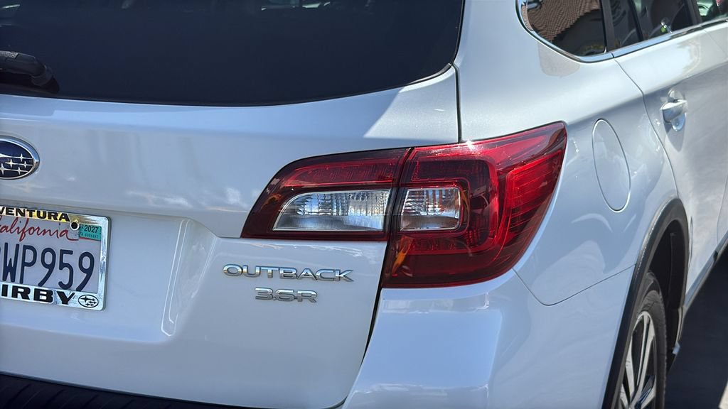 Used 2018 Subaru Outback 3.6R Limited AWD/4WD image 7
