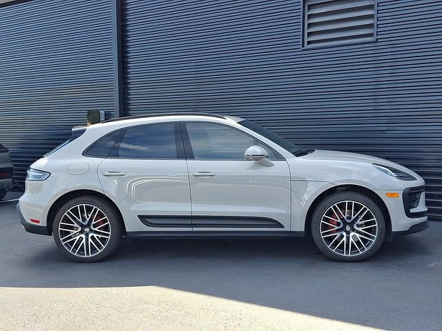 Certified 2024 Porsche Macan S AWD/4WD image 8
