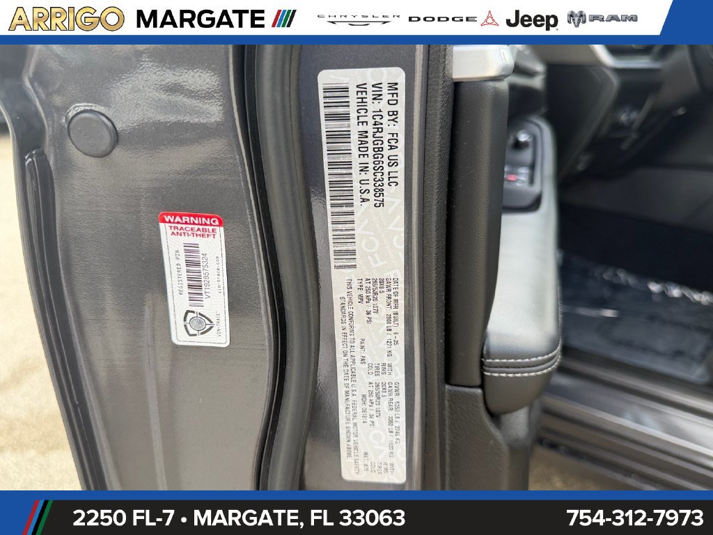 Certified 2025 Jeep Grand Cherokee Limited w/ Black Appearance Package RWD image 21