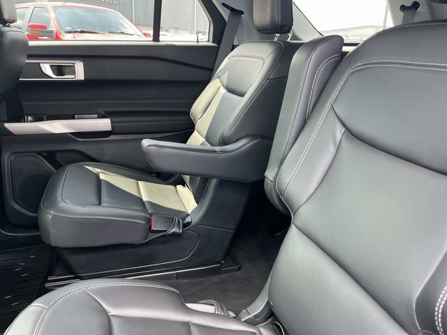 Used 2023 Ford Explorer XLT w/ Equipment Group 202A AWD/4WD image 23
