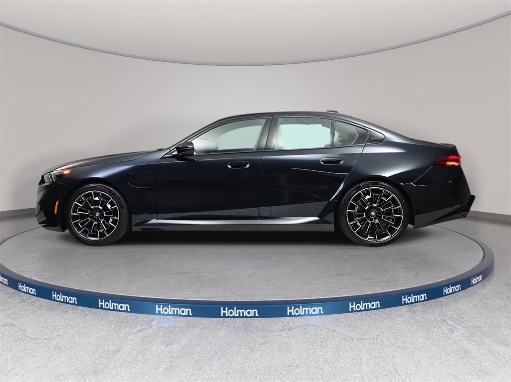 New 2026 BMW M5 w/ Executive Package image 8